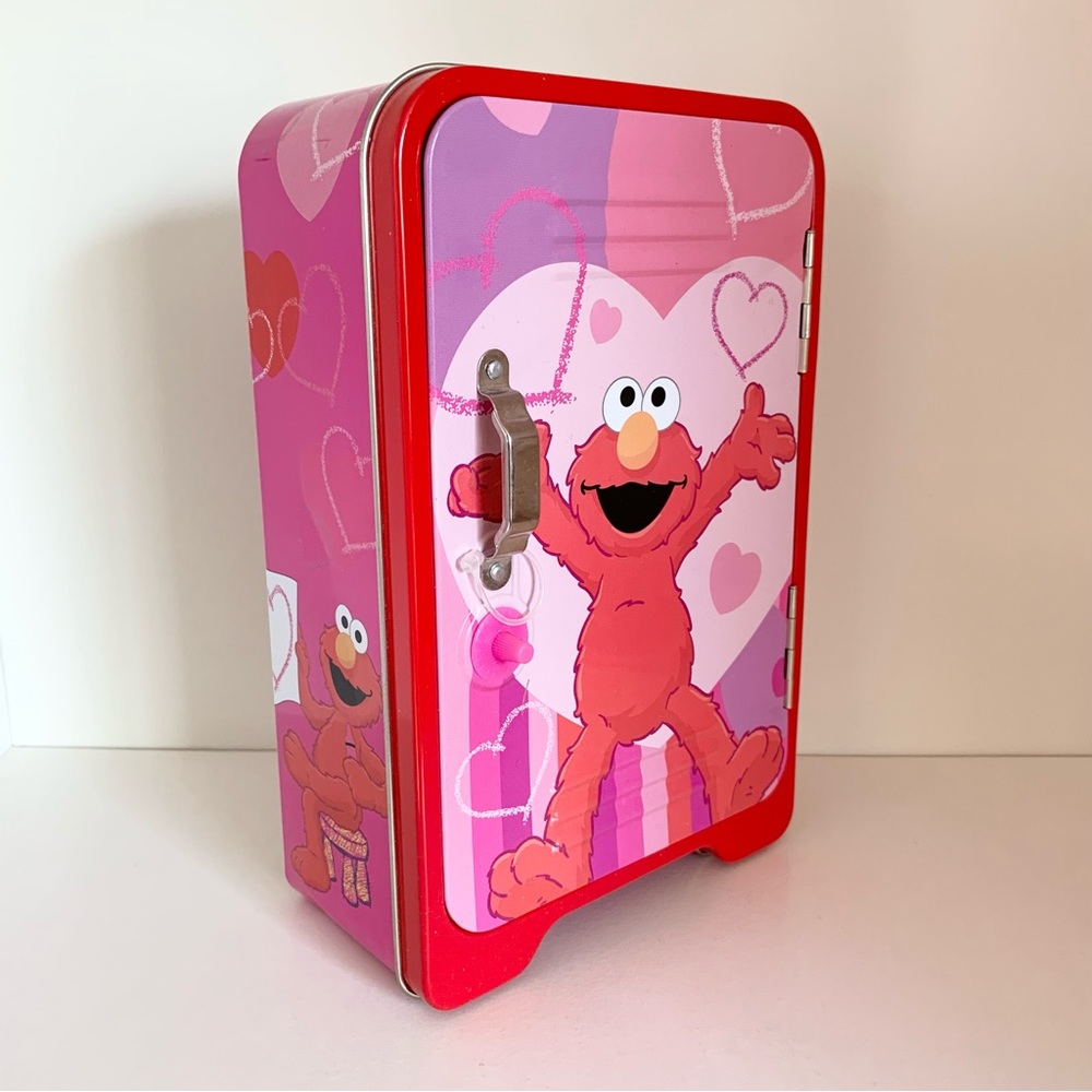 Vintage Elmo 2005 locker tin